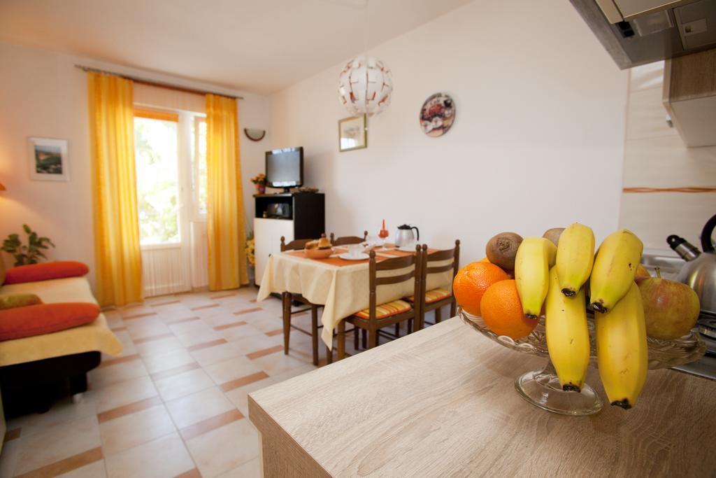 Apartments Marija Vrbnik Zewnętrze zdjęcie