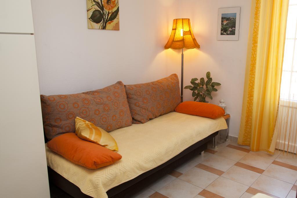 Apartments Marija Vrbnik Zewnętrze zdjęcie