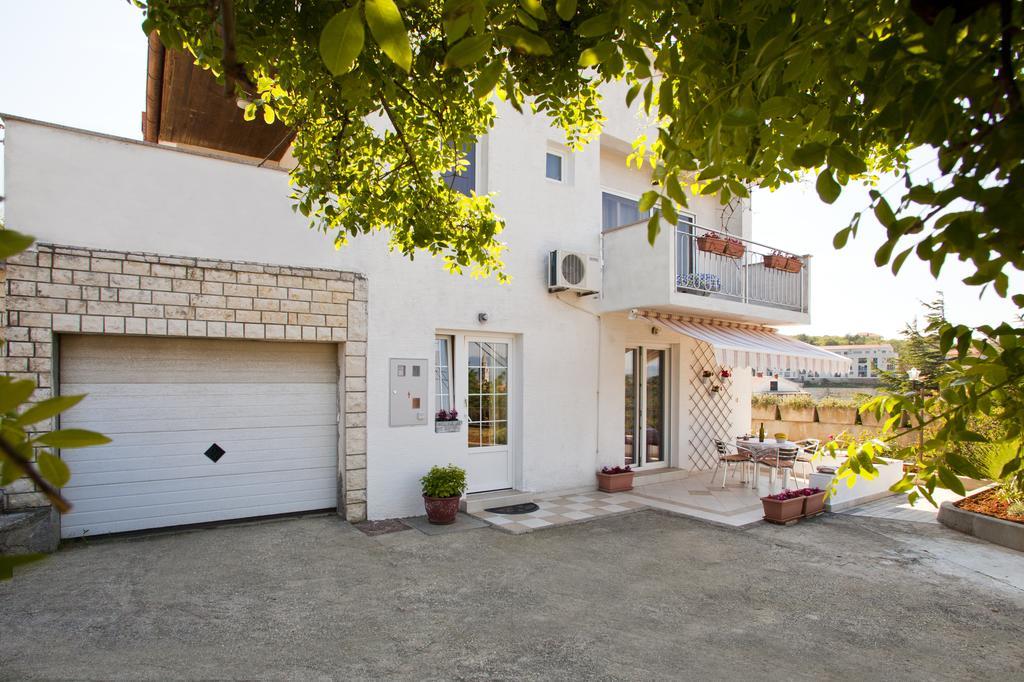 Apartments Marija Vrbnik Zewnętrze zdjęcie
